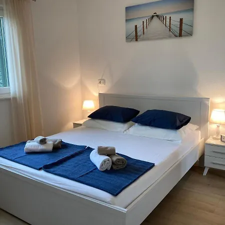 Appartamento Seaside With A Swimming Pool Poljica, Trogir - 18634 *